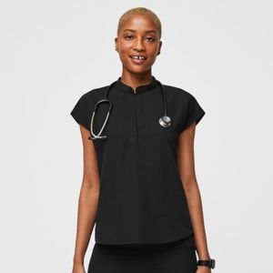 Figs Scrub Top Black EUC